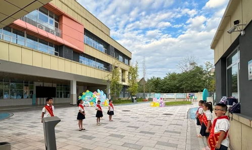 神獸歸籠 了 多圖直擊瀘州開學(xué)現(xiàn)場,有這些名場面